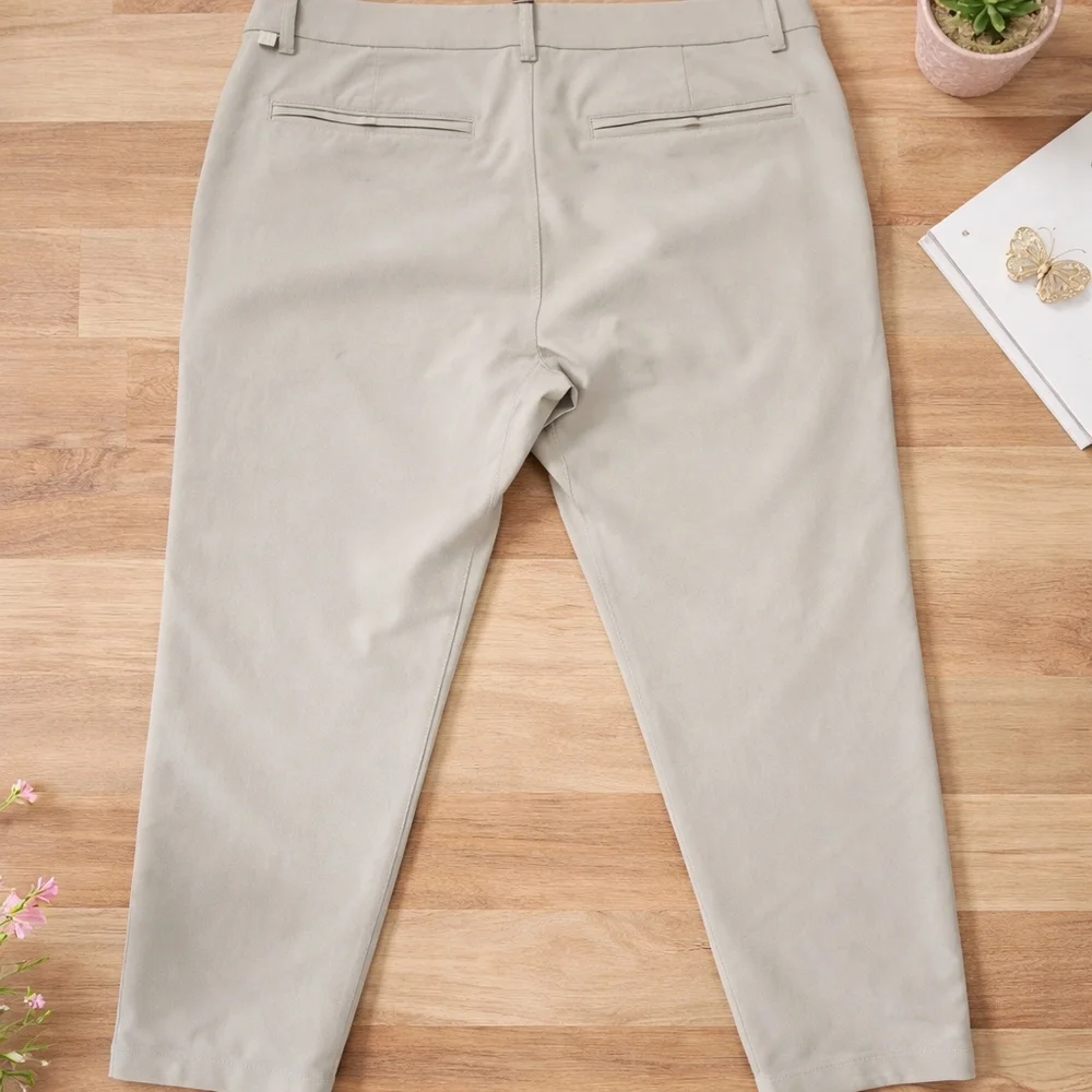 Lululemon Pants Men’s Size 38 Light Cream Relaxed Taper Smooth Twill - Picture 2 of 10